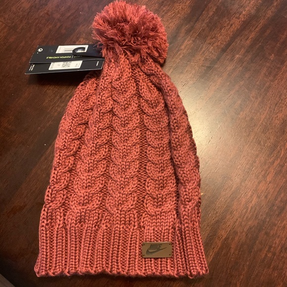 Nike Accessories - Nike women’s beanie